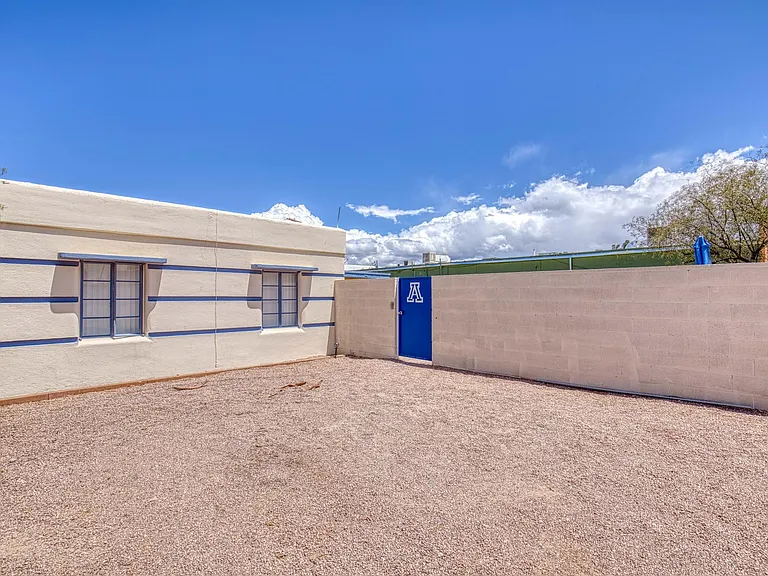 1833 E Water St #2 — Photo 35