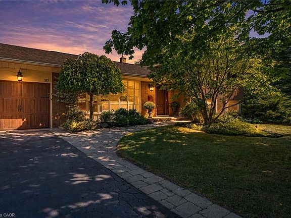5th image of 517 Rosedale Cres