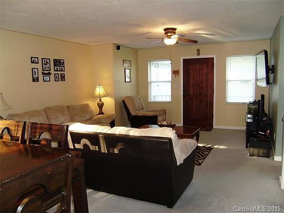 4th image of 124 Hyde Ln