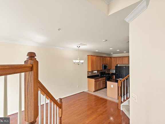 5th image of 9612 Wigfall Way