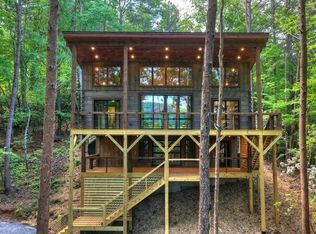 328 Crabapple Dr, Blue Ridge, GA 30513