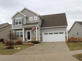 W206N16282 Marshland Dr, Jackson, WI 53037