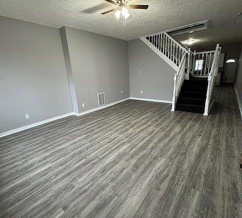 3rd image of 4620 Curtis Ave