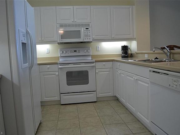 2nd image of 5125 Melbourne St Unit E-302