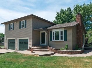 1004 Gene Dr, Chelsea, MI 48118