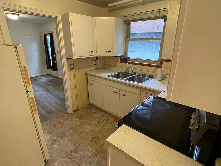 877 Ludlow Ave #5 — Photo 14