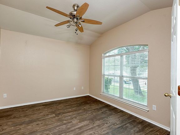 4th image of 3353 Rod Carew Dr