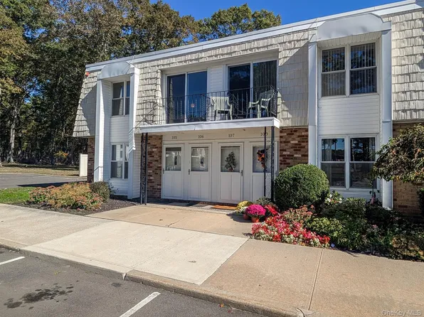 73 Rocky Point Yaphank Rd #106, Rocky Point, NY 11778