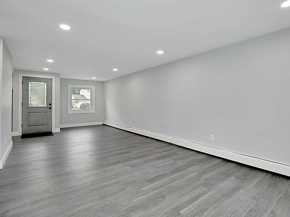 3rd image of 392 Jamaica Ave