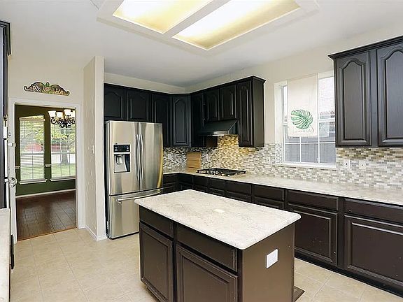 5th image of 2113 Beechwood Ln