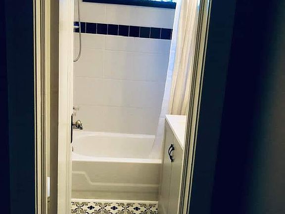5th image of 730 E 72nd Ter #1