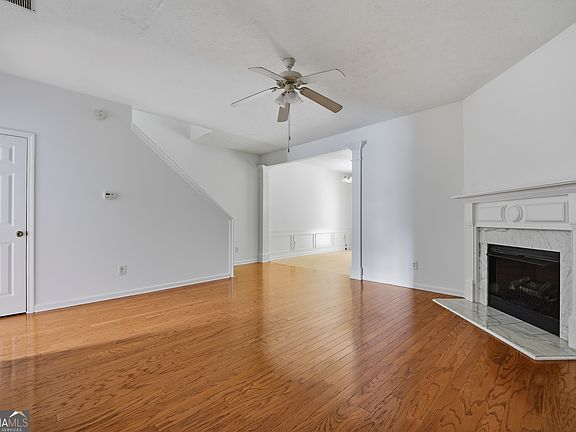 4th image of 3829 Grovemont Pl