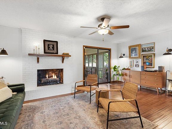 4th image of 1832 River Shores Dr