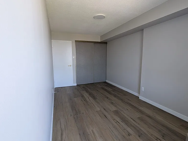 284 Mill Rd #E3 — Photo 8