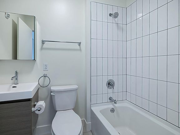 3rd image of 946 W 2nd St #2-4