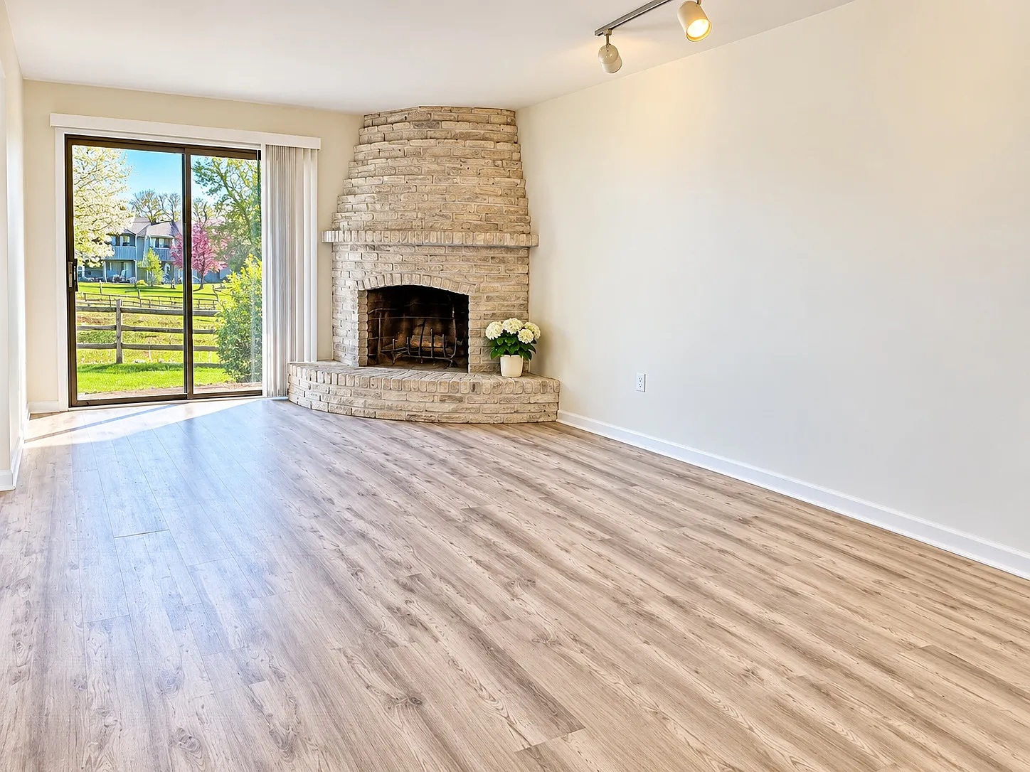 2 bed, 1150 sqft, $2,800 — Photo 4
