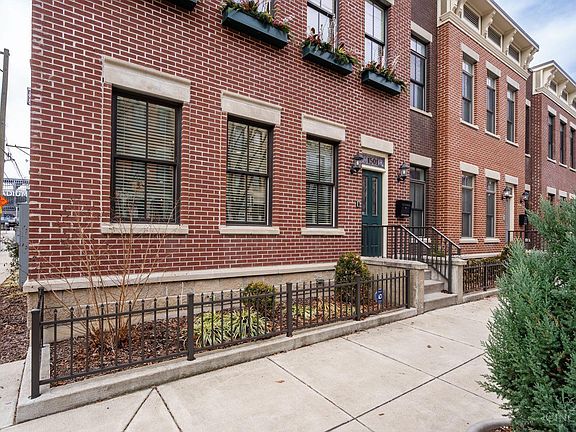 3rd image of 1501 Elm St