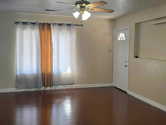 2nd image of 2801 Madeira Dr NE