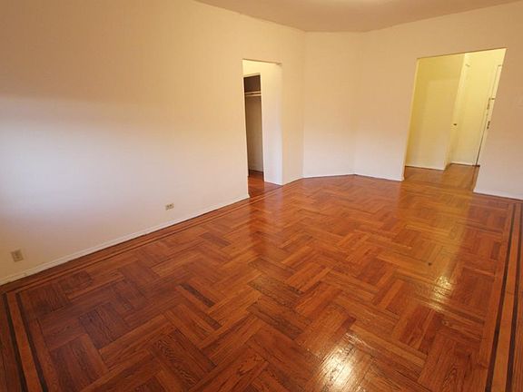 2nd image of 4415 43rd Ave APT K6