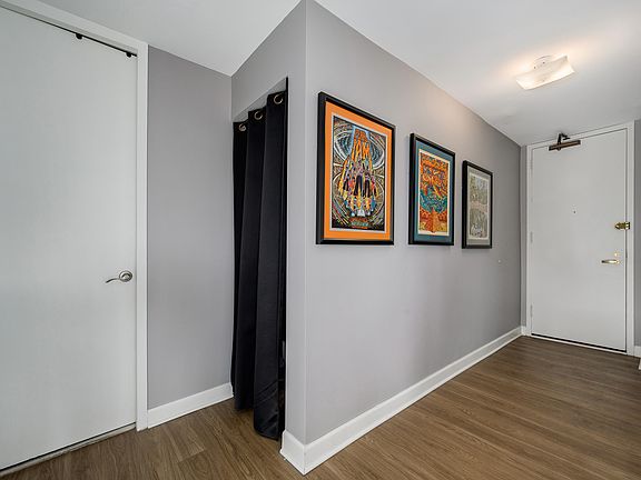 4th image of 345 W Fullerton Pkwy APT 703