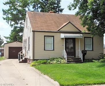 1st image of 1122 Lindsay Ave