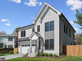 701 Berry St, Falls Church, VA 22042