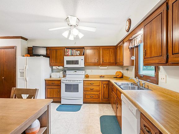 5th image of 2321 E 47th St
