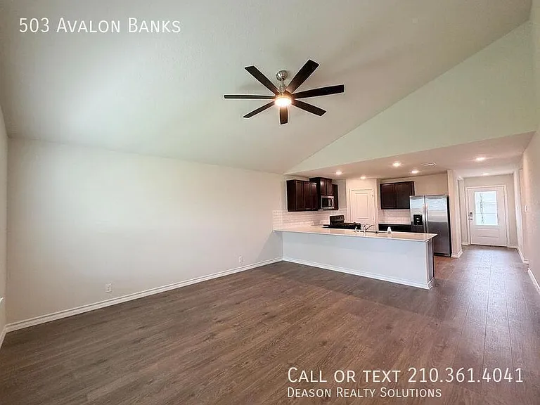 503 Avalon Banks — Photo 2