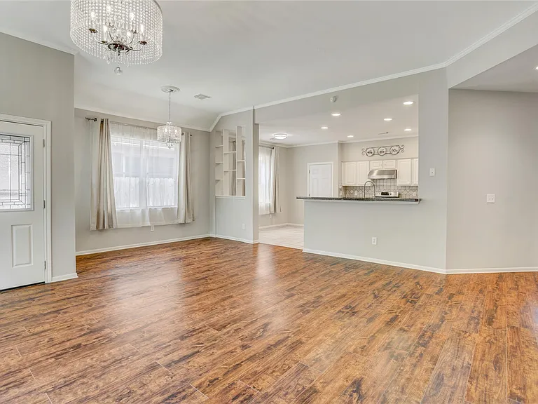 35 Tranquil Glade Pl — Photo 7