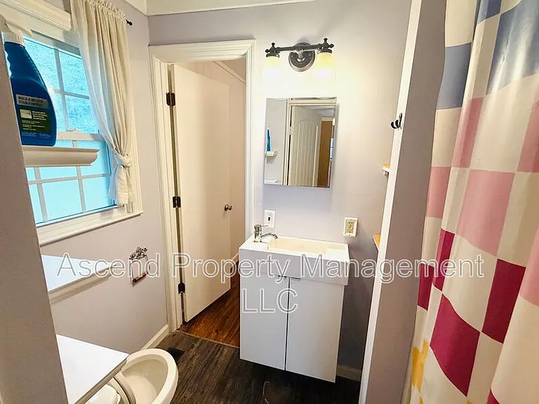 1134 McDonald Dr — Photo 5