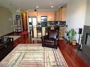 421 E 45th St APT 1E, Chicago, IL 60653