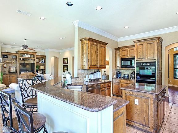 5th image of 2901 High Oaks Dr