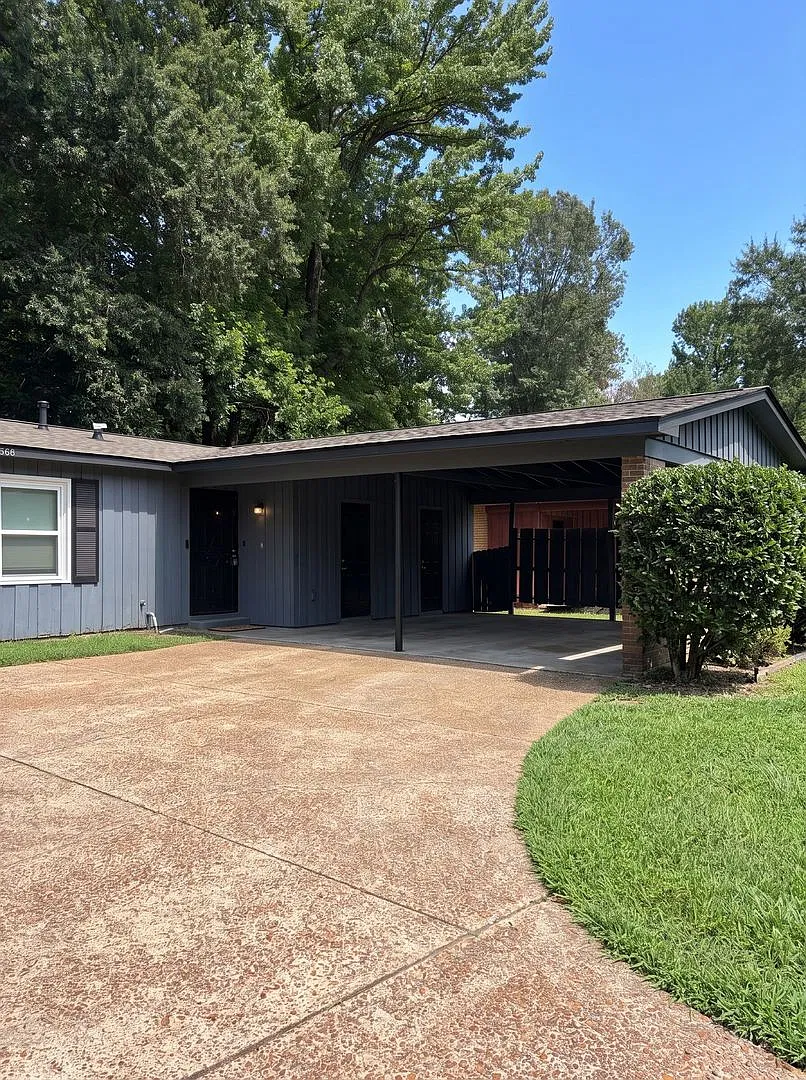 Newly Renovated 3BR/2BA Home in Memphis Vouchers Accepted — Photo 2