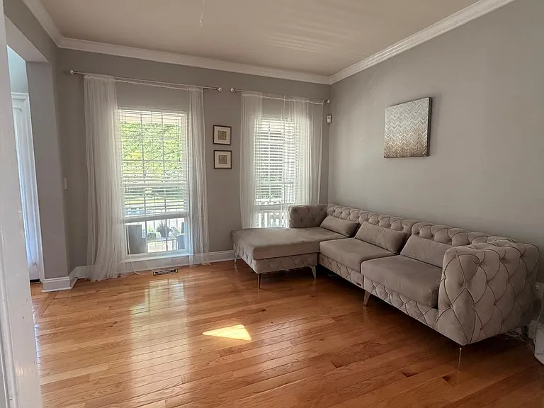 6805 Rathbone Pl — Photo 4