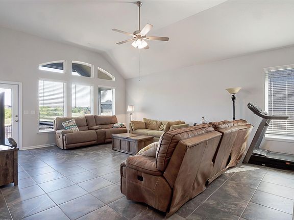 5th image of 574 Sugar Cane Rd