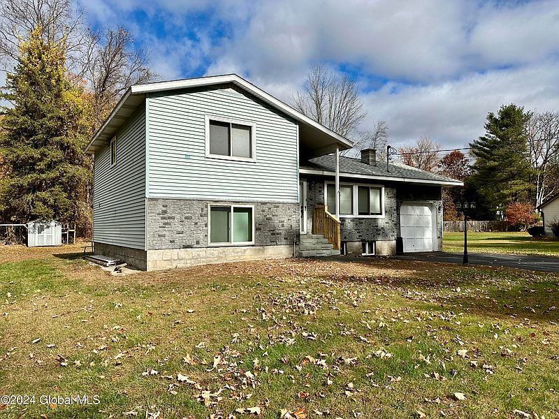 2nd image of 23 Stewart Drive