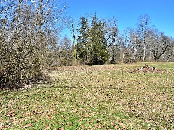 2nd image of 736 Mahoney Rd