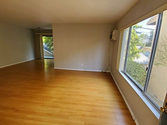 2nd image of 1426 N Fairfax Ave APT 1