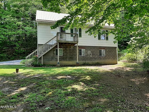 3rd image of 136 Brick Road Ln