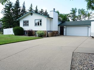 2910 1st Ave SW, Minot, ND 58701