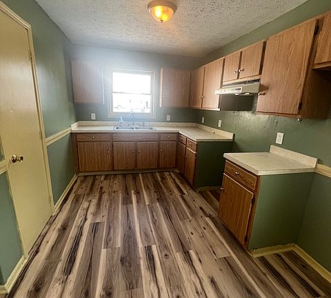 4th image of 1070 Valdes Ave