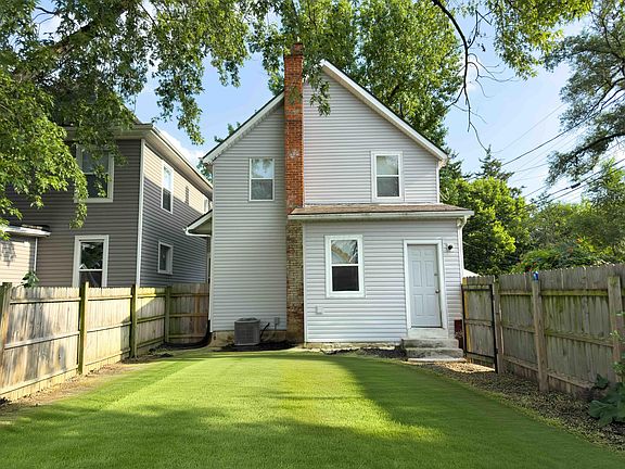3rd image of 1120 E Kossuth St