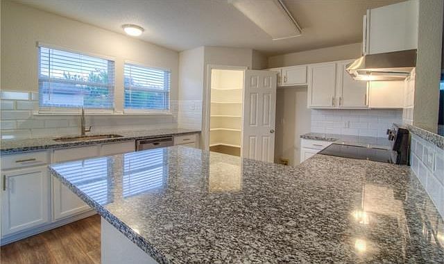 1st image of 102 Briarwood Ct