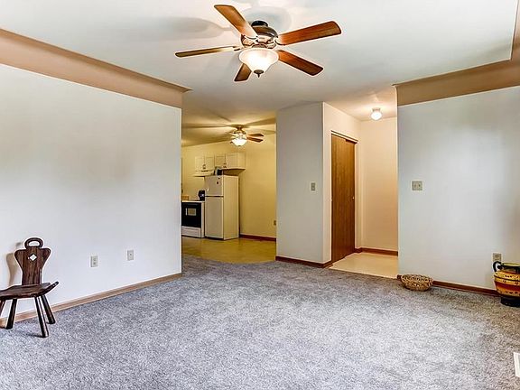 5th image of 2355 N Knoll Dr