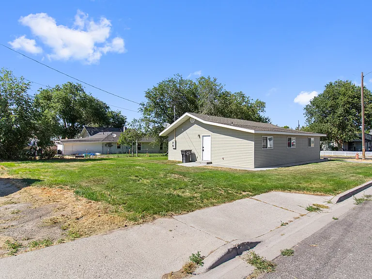 728 Walnut St — Photo 4