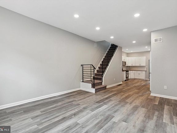 4th image of 1725 N Newkirk St #35