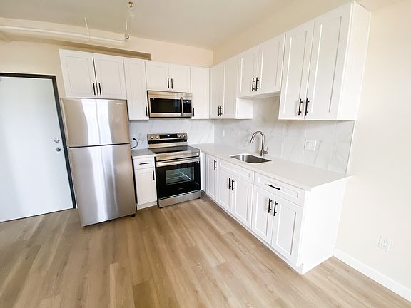 2nd image of 2002 W Sunset Blvd #1B-1Ba-850Sqft