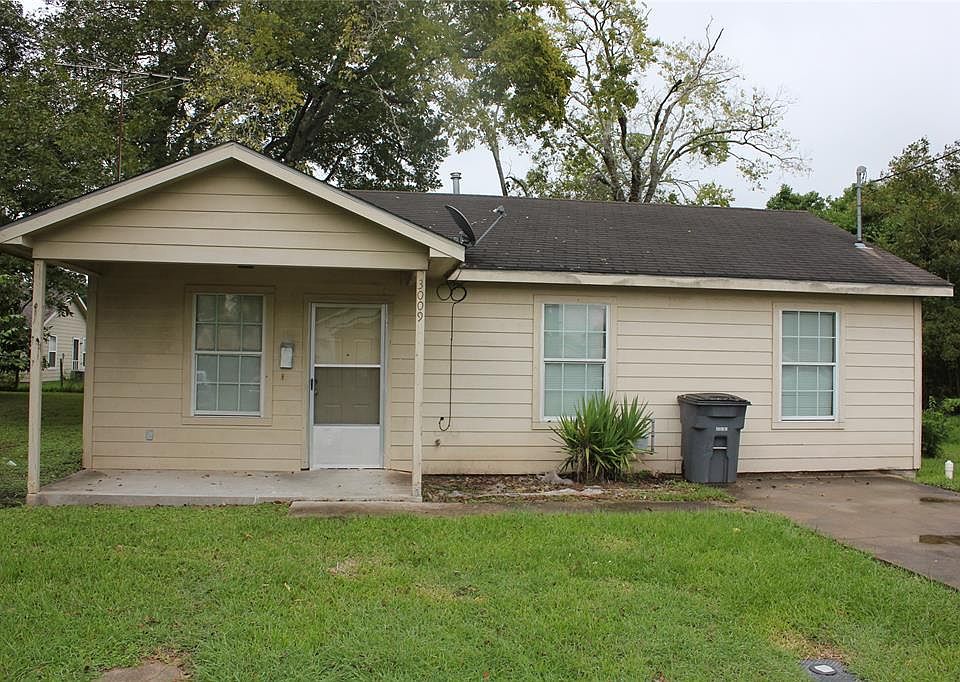 1st image of 3009 Moore Ave