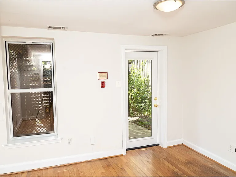 1350 Kenyon St NW — Photo 14