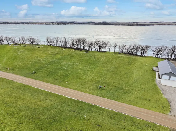 32 Jayvee Ln, Garvin, MN 56132